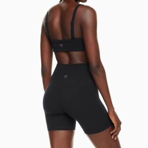 ARITZIA TNA CHEEKY BIKER SHORTS